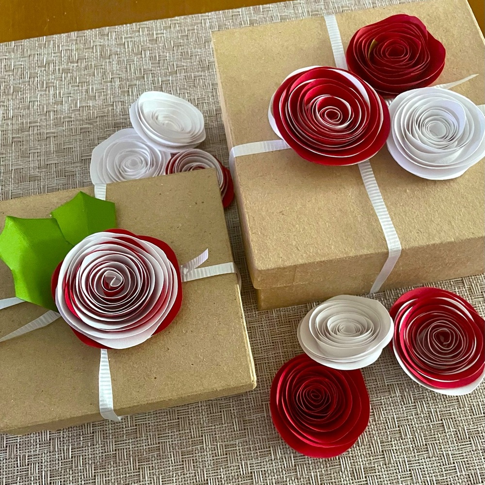 15 candy cane adhesive flower minis - Picture 2 of 3